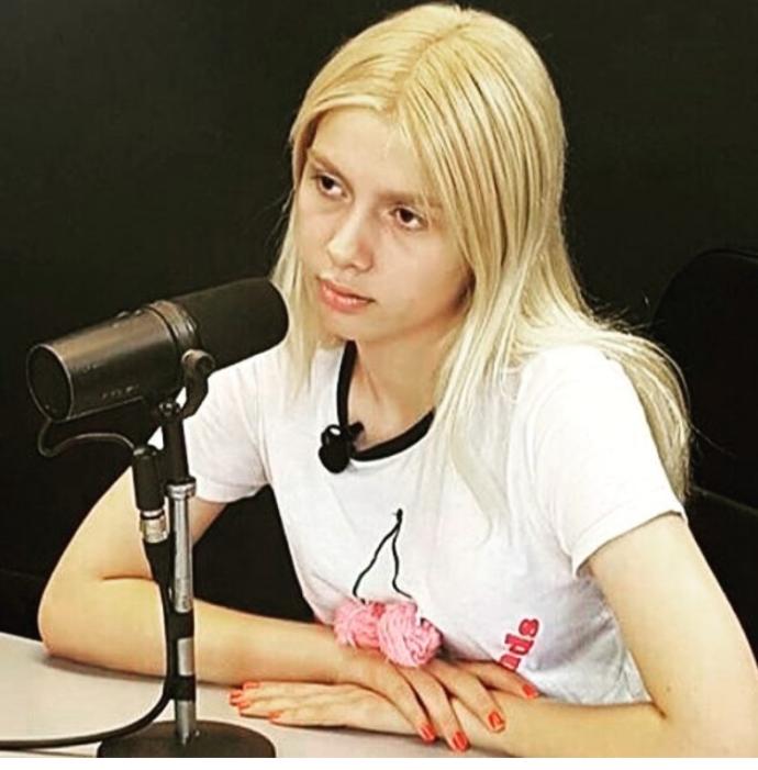 Aleyna Tilki diyor ki, keşke ayıp olmasaydı da herkes çıplak gezseydi. Siz ne düşünürsünüz?