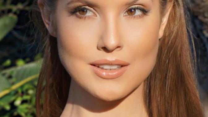 Bu Amanda Cerny nasıl ünlü oldu anlamıyorum heryerde bu kız var, neci bu , oyuncumu kim bu?