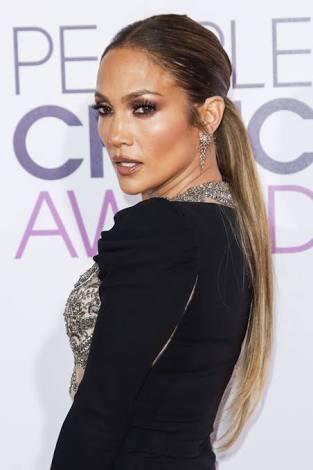 Jennifer Lopez ne yiyip içiyor da 48 yaşında bu kadar iyi görünmeyi başarıyor dersiniz?