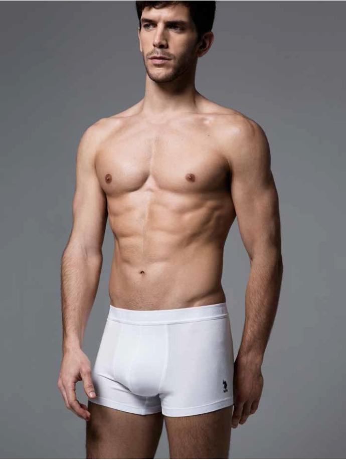 Erkekler beyaz boxer giymeli mi?