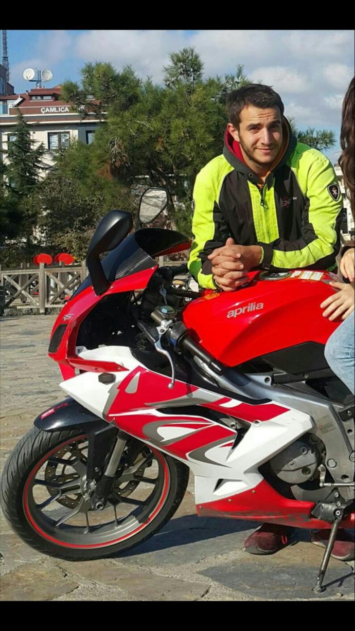 Kızlar, Sevgilim yakisikli mi ?
