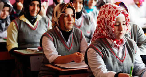 İmam Hatip lisesine giden bütün kızlar kapalı mı olmak zorunda?