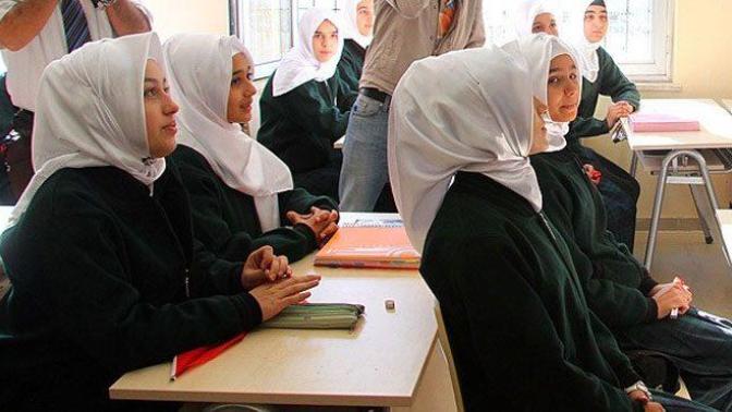 İmam Hatip lisesinde kız erkek karışık mi sınıfta?