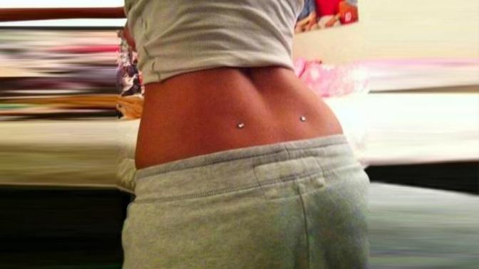 Cesaret isteyen dermal piercingler moda oldu! Deri altına sabitlenen bu piercingleri beğendiniz mi? Sağlıklı görünüyor mu?