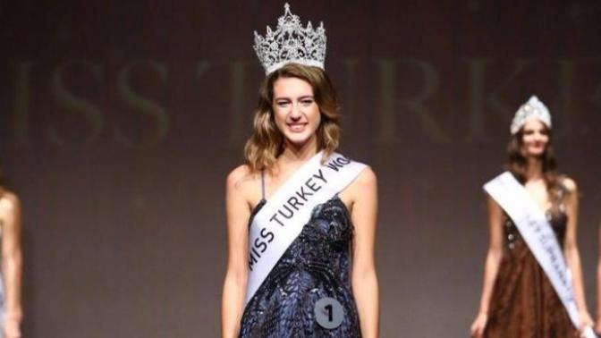 Miss Turkey Itır Esen'in Tacı geri alındı, sebebi ise 15 Temmuz! Sizce alınması doğru mu?