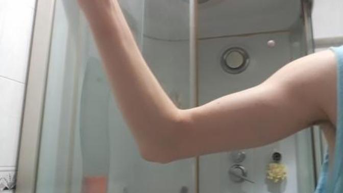Kızlar, Sizce kollarım çok mu zayıf not spor geçmişim yok tamamen doğal yaş 27?