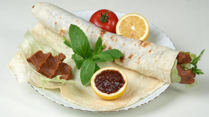 Çiğ köfte dürüm ve ayran ikilisini sever misiniz?