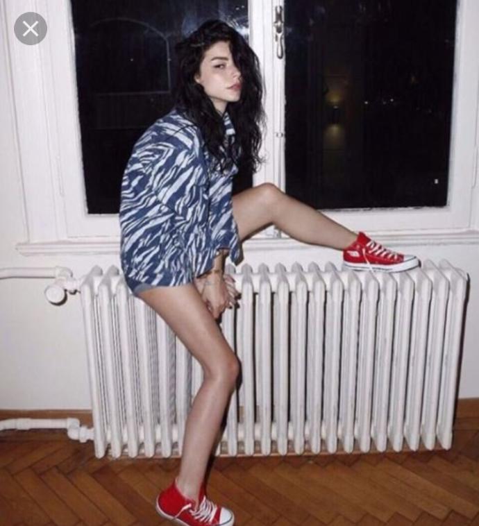 Hazal kayanın fiziğimi yoksa merve boğulurun fiziğimi dafa çekici?