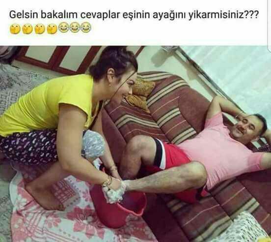 Kim eşinin  ayağını  yikar ??