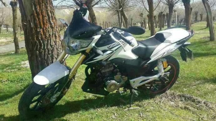 Kawasaki ,mi Honda ,mı Suzuki,mi,Yamaha,mı Hyosung,mu Mondial,mı,Çelik,mi??