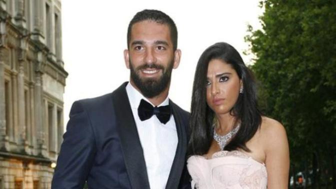 Arda Turan, Aslıhan Doğan'dan ayrıldığını İnstagram'dan açıkladı. Sevgilinizden ayrıldığınızı sosyal medyada açıklar mısınız?