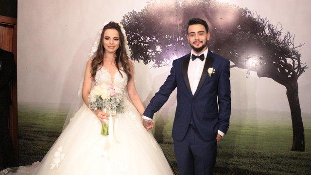Rüzgar Erkoçlar ve Tuğba Beyazoğlu evlendi, sizce aşk sınır tanır mı?