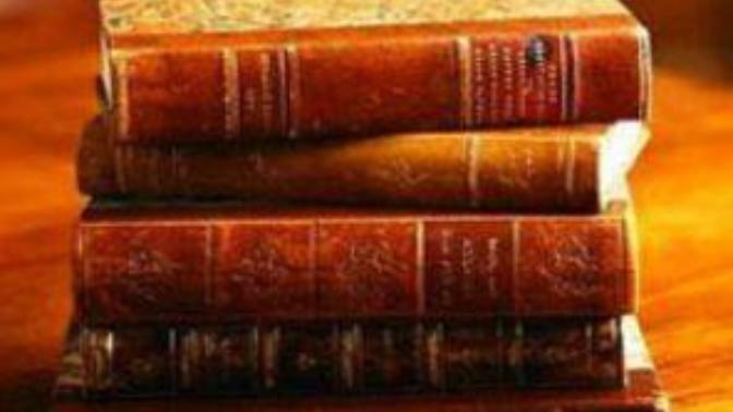 İçinde Kur'an yazısı (ayet, hadis) bulunan dini (tefsir) kitapları regl iken okunabilir mi?
