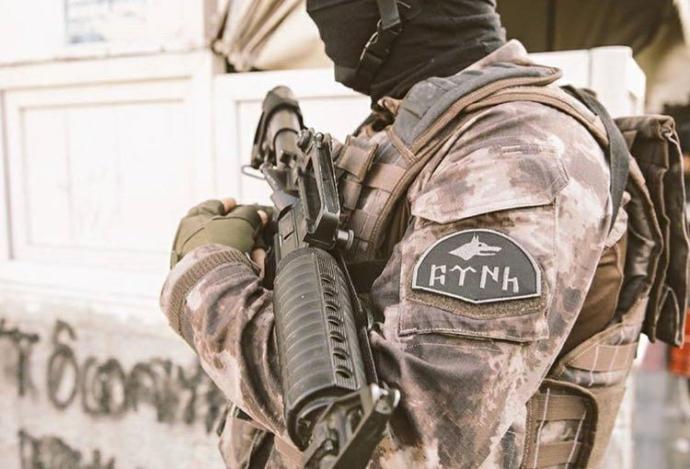 HDP şikayet etti TSK Askeri üniformalara Göktürkçe ve Bozkurt gibi armaları yasakladı ne düşünüyosunuz?