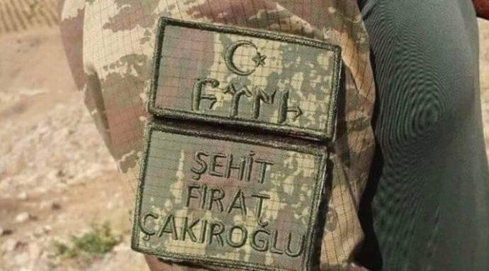 HDP şikayet etti TSK Askeri üniformalara Göktürkçe ve Bozkurt gibi armaları yasakladı ne düşünüyosunuz?