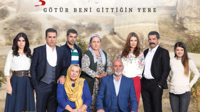 Aşk ve Mavi dizisini izliyor musunuz?