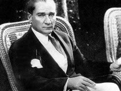 Atatürk mü Churchill mi daha karizma? 