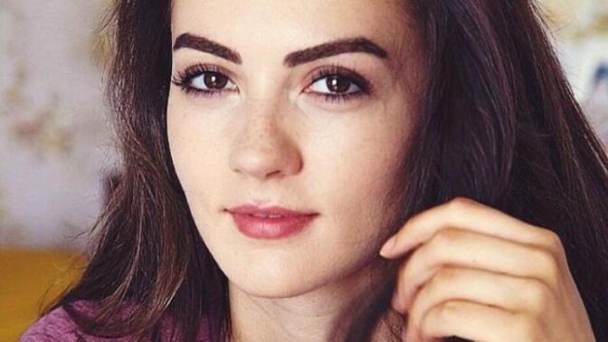 Burcu Özberk ve Sena Şener benziyor mu?