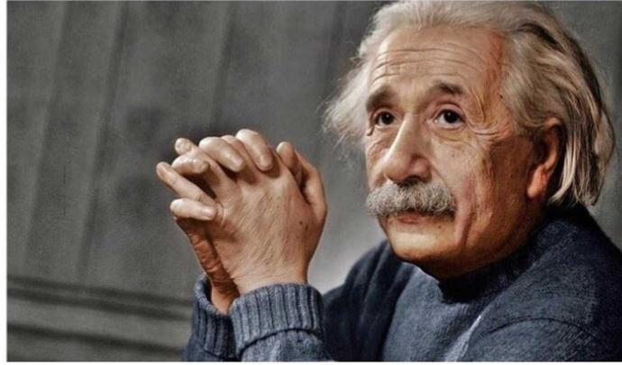 Einstein'a göre ne kadar çok bilgi o kadar küçük ego, ne kadar az bilgi o kadar büyük egodur. Sizce haklı mı??