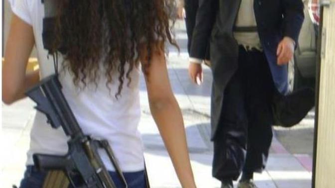 İsrailde yahudi kadınlar neden yanlarında M16 taşıyor?