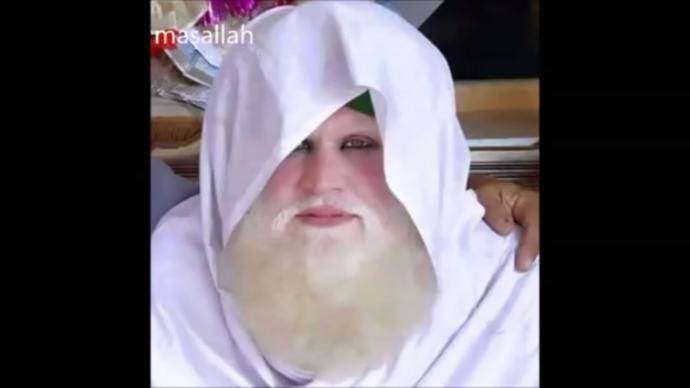 Masallah ne kadar nur lu bir yuzu var değil mi ?