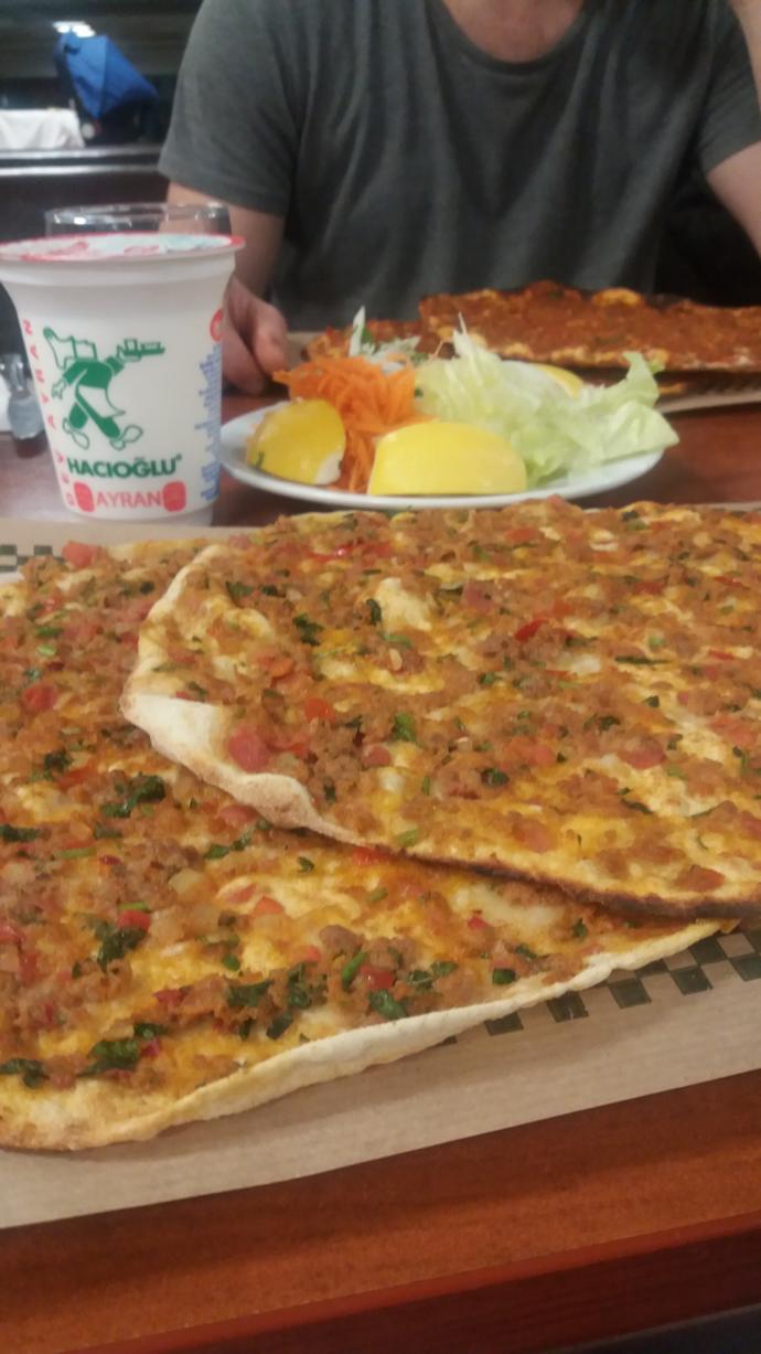 Lahmacun sever misiniz?