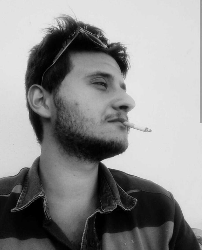 Kızlar sigara olarak kısa kırmızı lm içiyorum peki kızlar ya siz hangi sigaradan içiyorsunuz ? ??