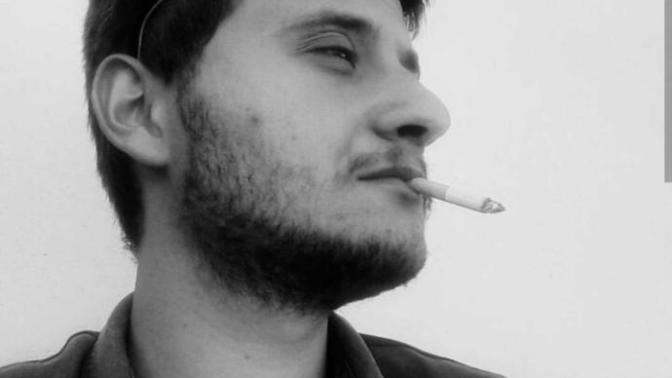 Kızlar sigara olarak kısa kırmızı lm içiyorum peki kızlar ya siz hangi sigaradan içiyorsunuz? ?