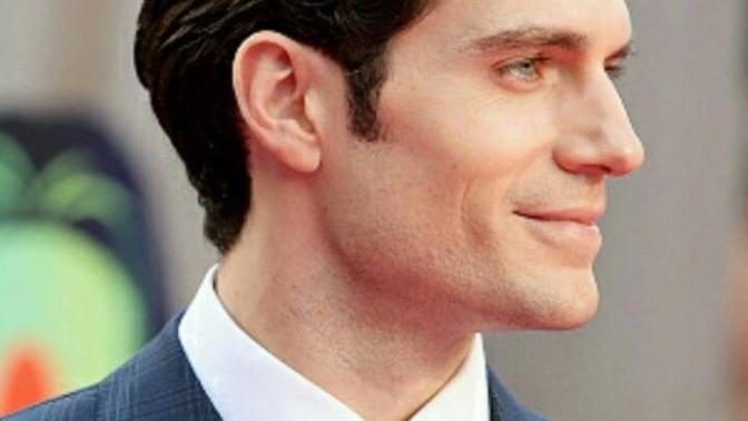 Kızlar, Henry Cavill Mi Christian Bale Mi Hangisi Daha Yakışıklı?
