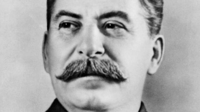 Josef Stalin'mi daha karizmaydı Adolf Hitler'mi?