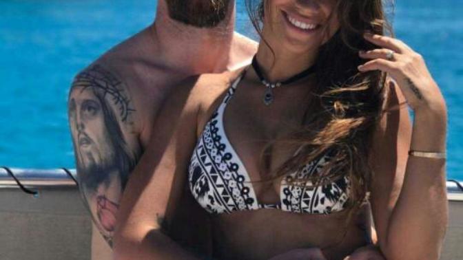 Messi nin karısı güzel mi sizce ?
