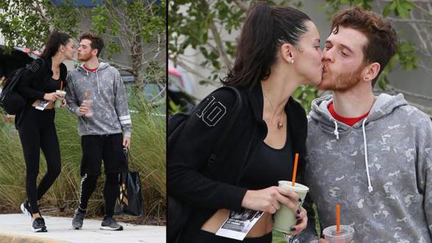 Son yılların en kötü öpüşmesi çünkü; Sen Metin Hara'sın, karşındaki de Adriana Lima. Neden zoraki öpüşüyorsun?