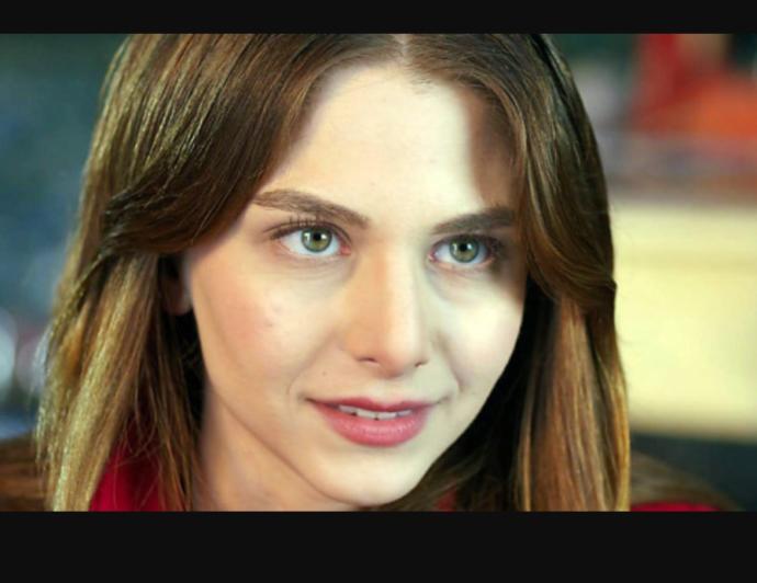 Ezgi asaroğlu mu Yasemin ergene mi? hangisi daha güzel sizce?