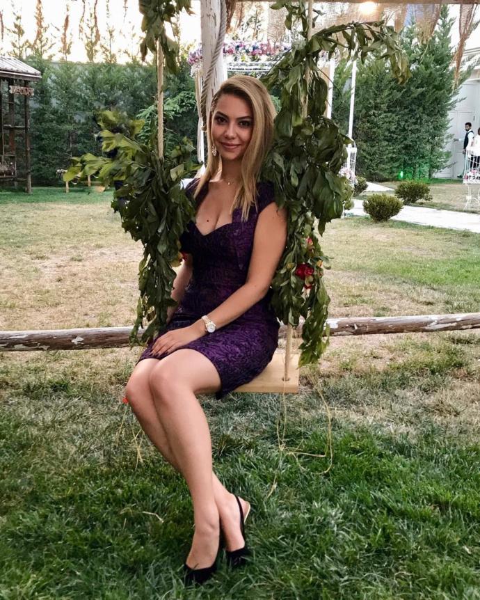 Kimdir bu kız? Tahminleri alalım mı?