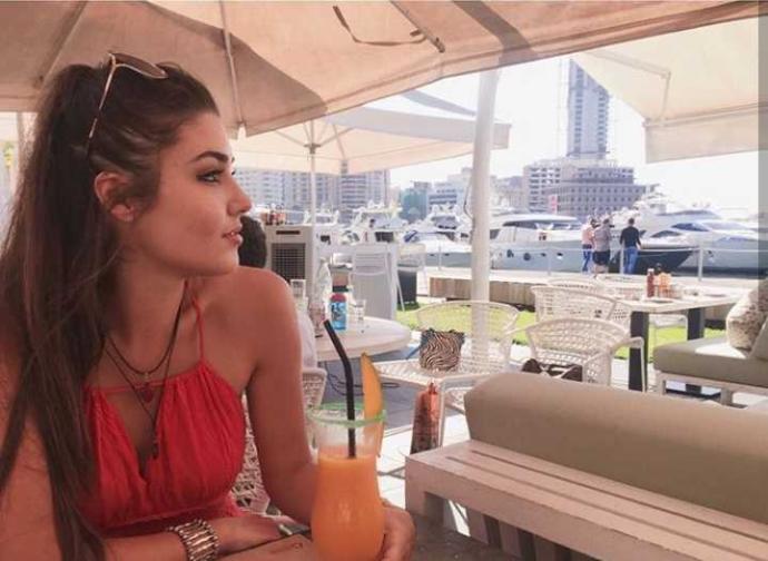 Hande Erçel güzel mi?