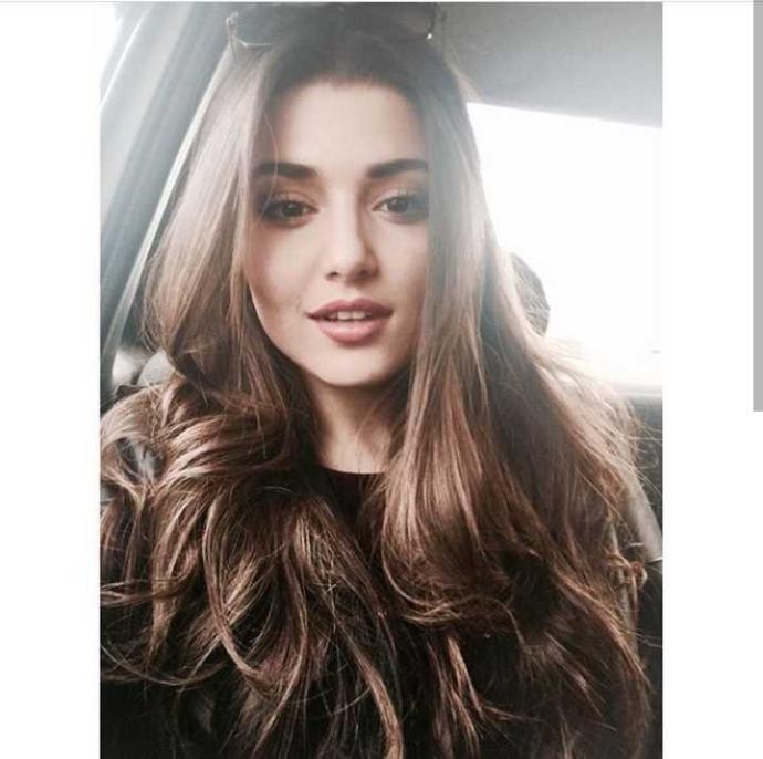 Hande Erçel güzel mi?