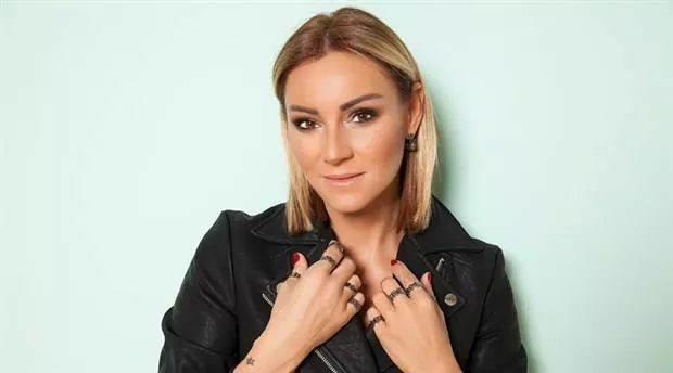 Sizce seksi olmak için sarışın ve uzun bacaklı mı olmak gerek?