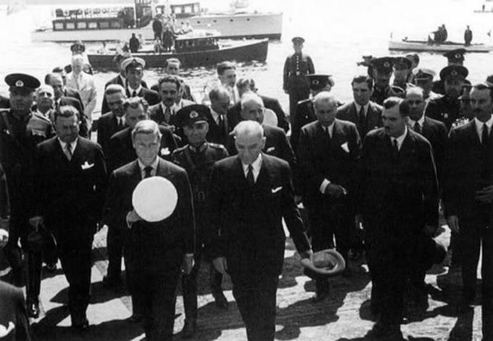 Atatürk Neden Hiç Yurt Dışına Çıkmamıştır?