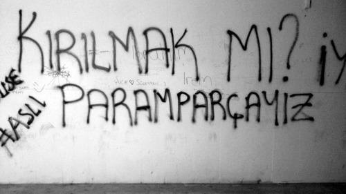 Bişeyler kırılınca nazar çıktığına inanıyo musunuz?