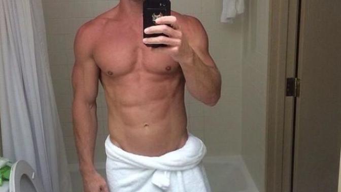 Kızlar, Johnny Sins ile karşılaşsanız ve sizinle tanışmak istese cevabınız ne olur?