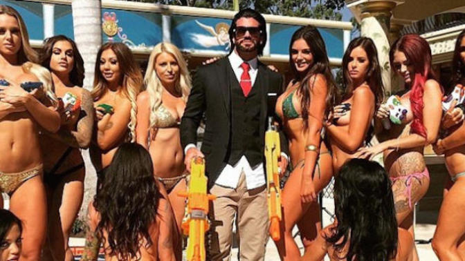Her erkeğin hayali harem kurmak mı?