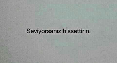 Hiç tanımadığın birine aşık olmak niye ??