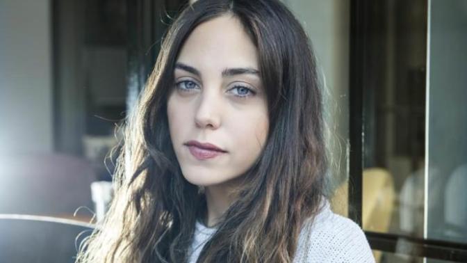 Öykü Karayel mi Jessica May mı Sizce?