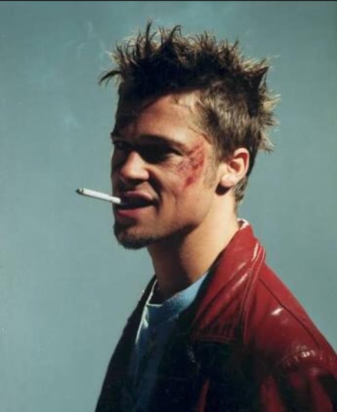 Brad Pitt mi daha yakışıklı Müge Boz mu?