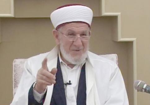 ilahiyatçı Prof. Dr.Cevat Akşit "Soyunmadan seks yapın" dedi. Bu konu hakkında ne düşünüyorsunuz?