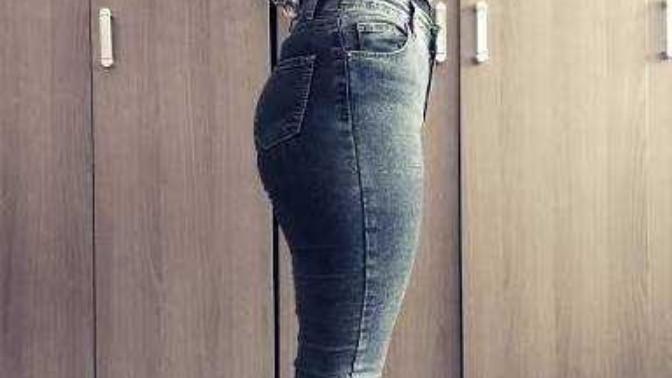 Fiziğim nasıl diye fotoğraf paylaşan kızlar neden arkadan çekiyorsunuz o resmi 😂😂😂?
