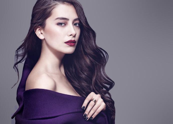 Neslihan Atagül "Ben Dünyanın En Güzel Kadınıyım" dedi! Senin düşüncen nedir, aynı fikirde misin?