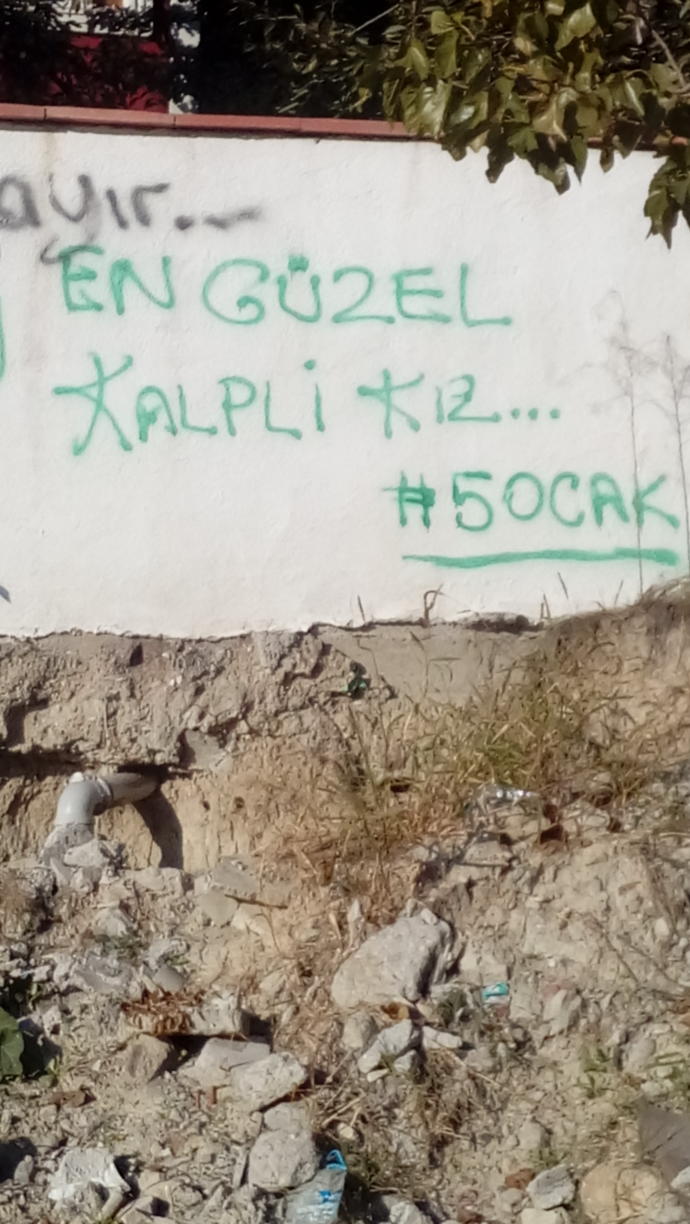 Sizce bu yazıyı kime yazmış olabilirler 😕😕😂?