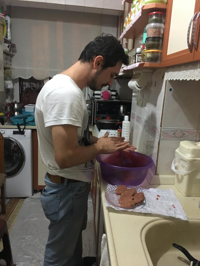Canım çok fena köfte çekti. Sizin akşam yemekte ne var?