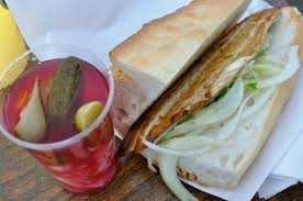 Eminönünde Balık Ekmek Yemek. + Turşu suyu içmek.?